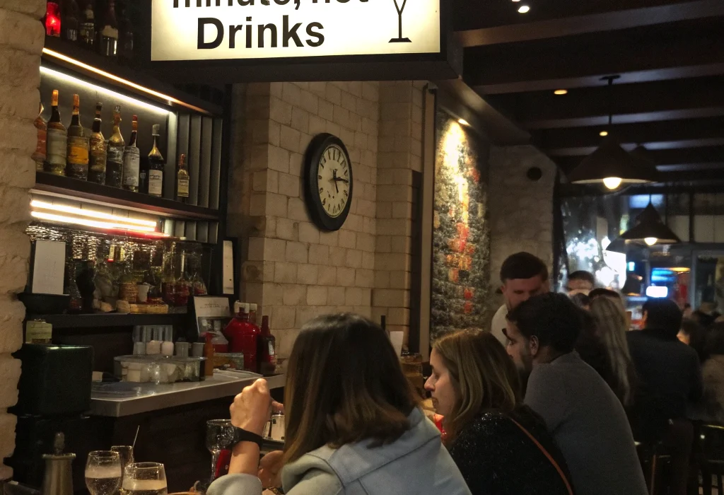 Time Is Money: Spanish Bar Charges by Minute, Not Drinks - Viral Pricing Model